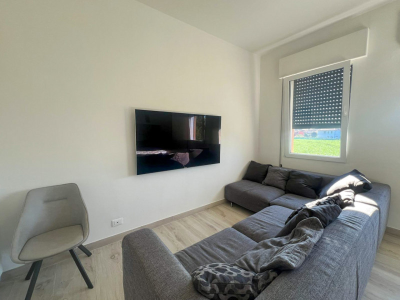 PER RICERCATORI/LAVORATORI

Disponibile grande camera MATRIMONIALE AD USO SINGOLA in bifamiliare ...