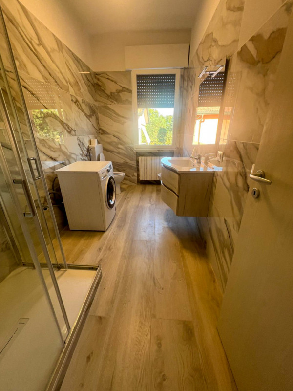 PER RICERCATORI/LAVORATORI

Disponibile grande camera MATRIMONIALE AD USO SINGOLA in bifamiliare ...