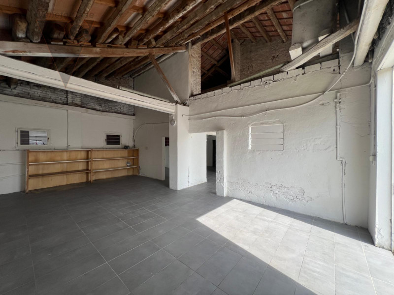 Proponiamo in vendita a Codevigo una casa singola disposta su due livelli, ideale per chi cerca a...