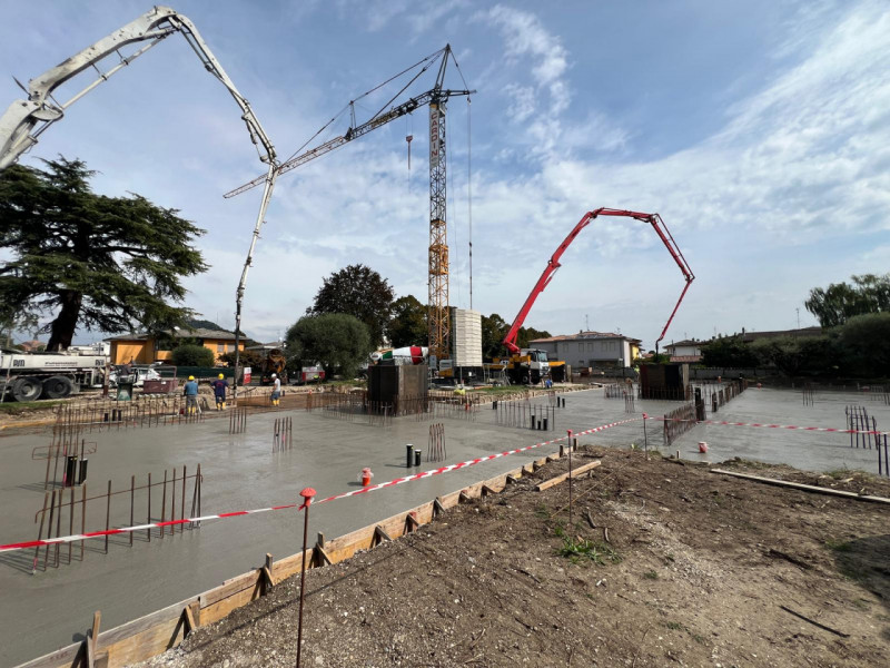 Meraviglioso attico con terrazze! In Classe A4 verra' consegnato finito per la Primavera 2027. Te...