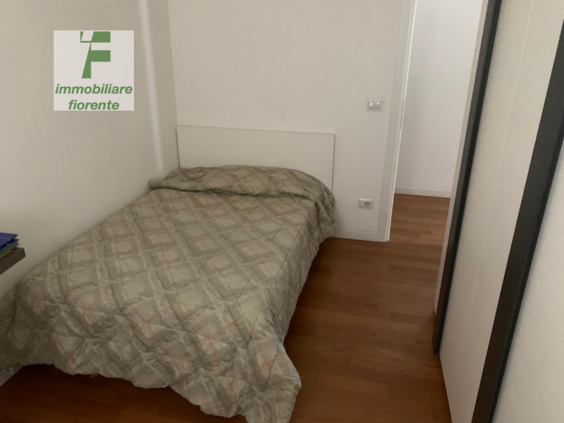 Situato nel CUORE di VIGODARZERE, questo SIGNORILE APPARTAMENTO DUPLEX offre un mix perfetto di c...