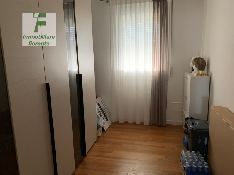 Situato nel CUORE di VIGODARZERE, questo SIGNORILE APPARTAMENTO DUPLEX offre un mix perfetto di c...