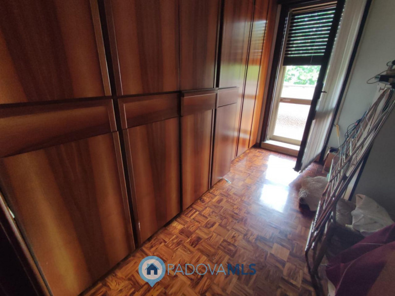 ALBIGNASEGO-CAPANNONE DI 420mq CON ANNESSA ABITAZIONE O POSSIBILITA' UFFICI

Immobile in esclusiv...