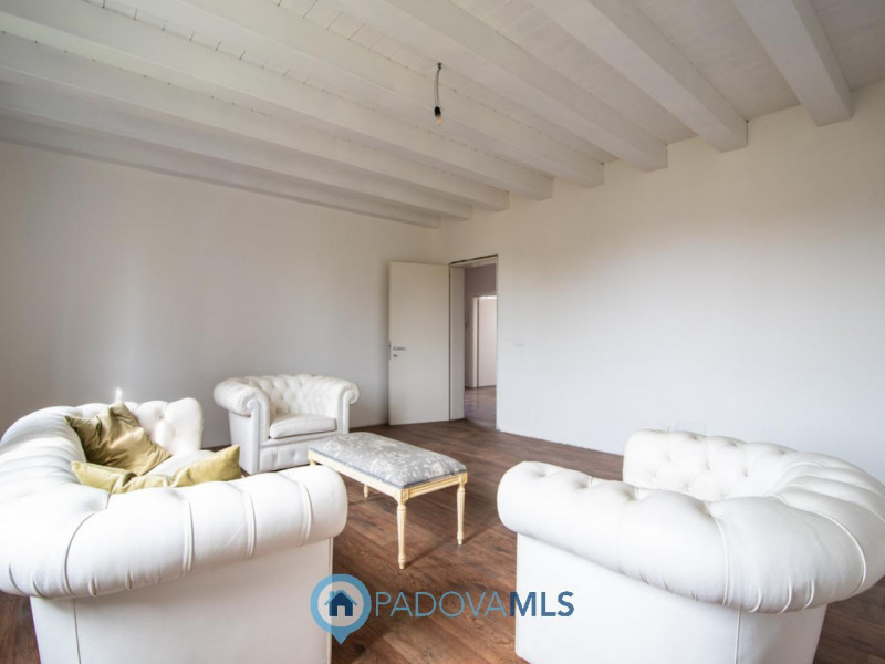 Immobile in esclusiva al Gruppo Padova MLS
Vigonza nella tranquilla frazione di Codiverno, propon...