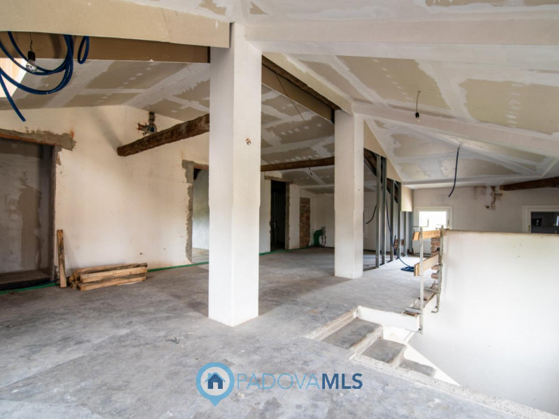 Immobile in esclusiva al Gruppo Padova MLS
Vigonza nella tranquilla frazione di Codiverno, propon...