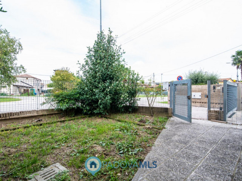 Immobile in esclusiva al Gruppo Padova MLS
Vigonza nella tranquilla frazione di Codiverno, propon...