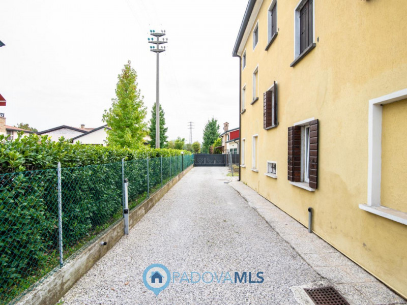 Immobile in esclusiva al Gruppo Padova MLS
Vigonza nella tranquilla frazione di Codiverno, propon...