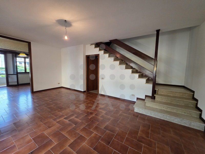 Indipendenza, giardino e tutti i servizi a piedi

Nel prestigioso quartiere Pescarini di Abano Te...