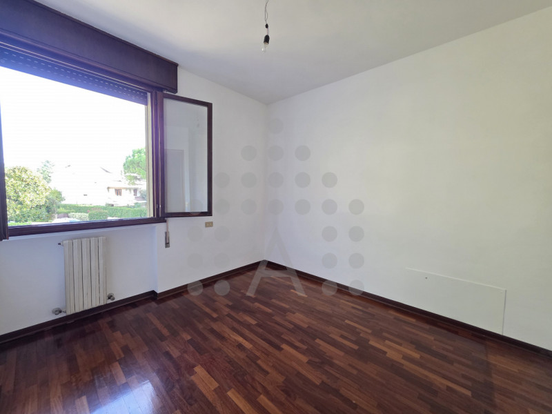 Indipendenza, giardino e tutti i servizi a piedi

Nel prestigioso quartiere Pescarini di Abano Te...