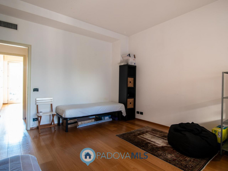 Immobile in esclusiva al Gruppo Padova MLS

*Appartamento in Vendita: Eleganza e Comfort nel Cuor...