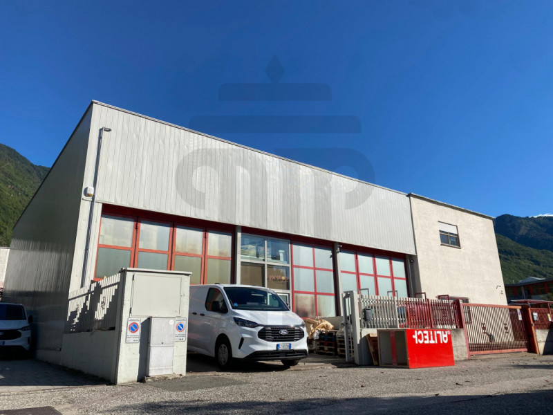 Capannoni industriali ed artigianali in vendita e affitto in Vendita a Laives