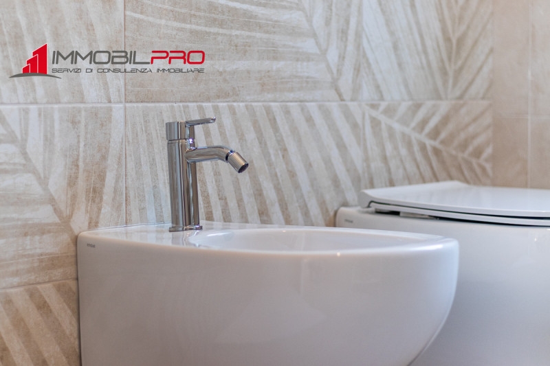 NUOVO TRICAMERE AL PIANO PRIMO IN CLASSE A1!!!

Proponiamo in vendita meraviglioso appartamento t...