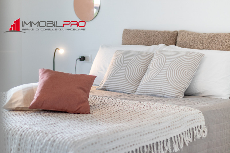 NUOVO TRICAMERE AL PIANO PRIMO IN CLASSE A1!!!

Proponiamo in vendita meraviglioso appartamento t...