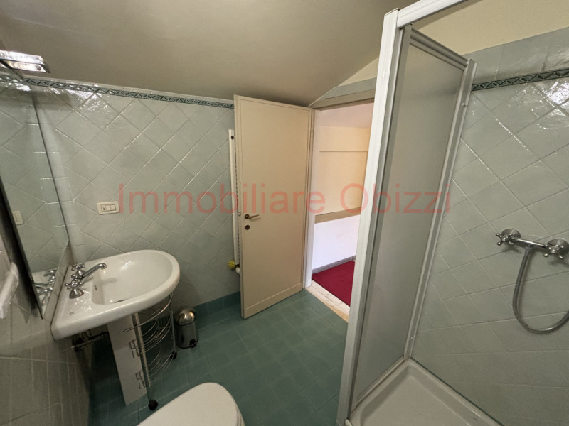 PADOVA - Centro Storico, Santo - Proponiamo in locazione appartamento inserito in palazzo storico...