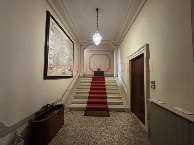 PADOVA - Centro Storico, Santo - Proponiamo in locazione appartamento inserito in palazzo storico...