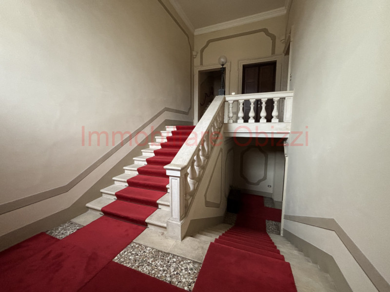 PADOVA - Centro Storico, Santo - Proponiamo in locazione appartamento inserito in palazzo storico...