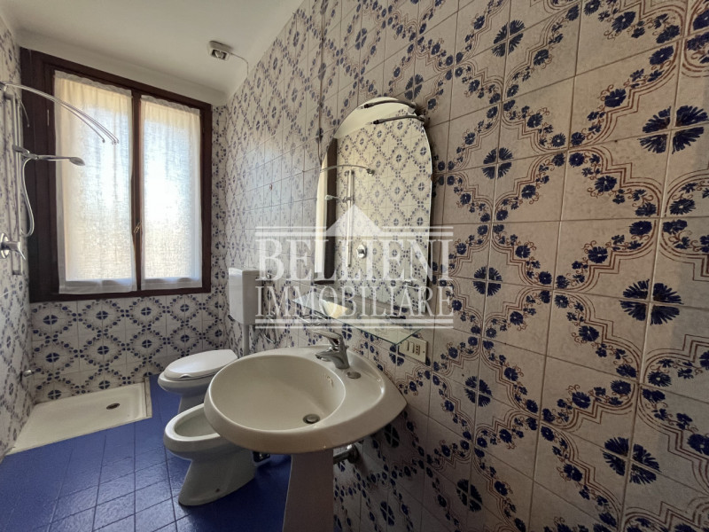 CORSO SAN FELICE - Proponiamo in vendita in elegante palazzina d’epoca situata nella zona di Cors...