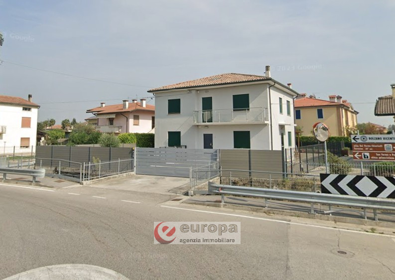 A 5 km. da Ospedaletto (VI) e dal casello Vicenza Nord, precisamente in v. Molino a Bolzano Vicen...