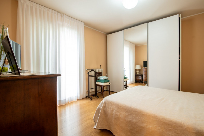 Teolo, nel tranquillo e ricercato quartiere residenziale di San Biagio, proponiamo in vendita rec...