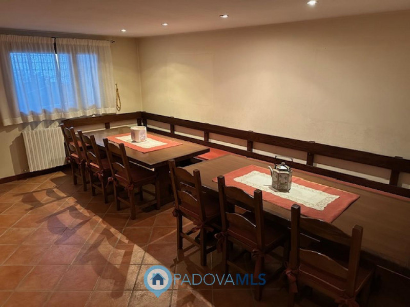 Immobile in esclusiva al Gruppo Padova MLS.
Vigodarzere, nel centro del paese ed in zona residenz...