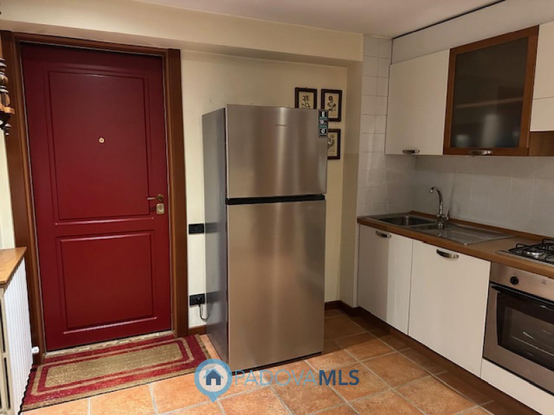 Immobile in esclusiva al Gruppo Padova MLS.
Vigodarzere, nel centro del paese ed in zona residenz...