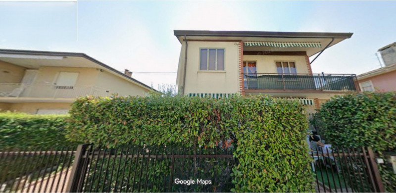 Nel pieno centro di Saccolongo, in una posizione strategica e comoda a tutti i principali servizi...