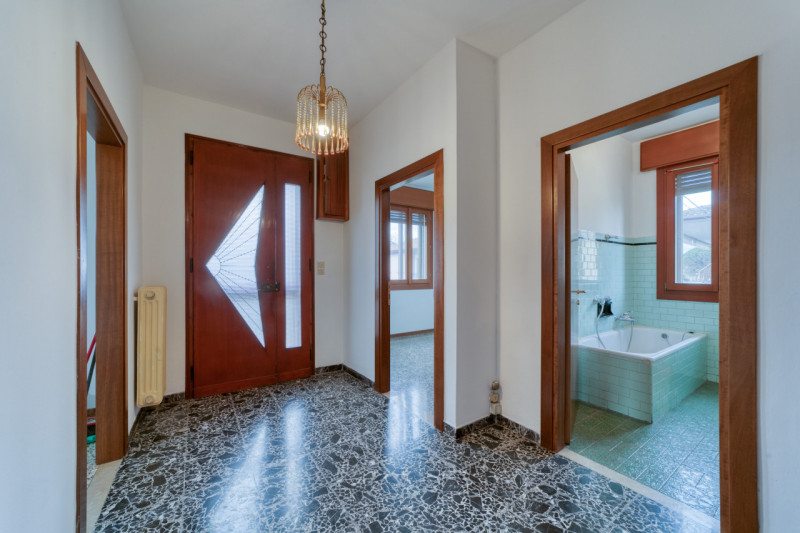 Nel pieno centro di Saccolongo, in una posizione strategica e comoda a tutti i principali servizi...