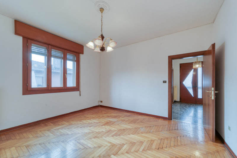 Nel pieno centro di Saccolongo, in una posizione strategica e comoda a tutti i principali servizi...