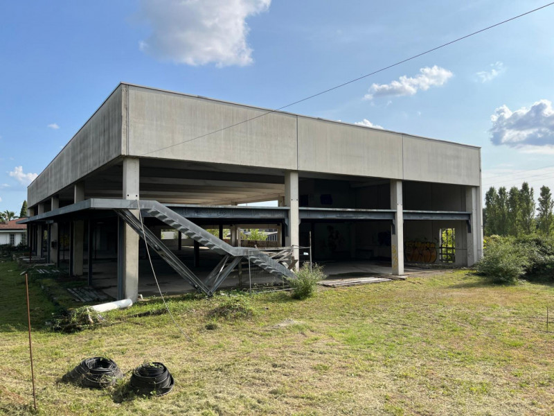 Cermenate Vendita Attivita commerciale centro commerciale