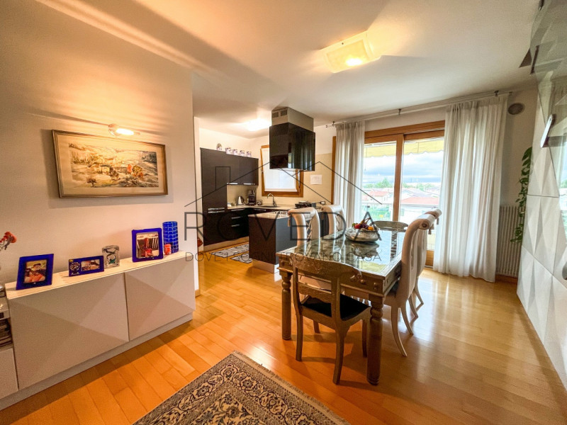 PREGANZIOL

RIFERIMENTO: PR9

Scopri altre opportunità sul nostro sito e approfitta dei nostri se...