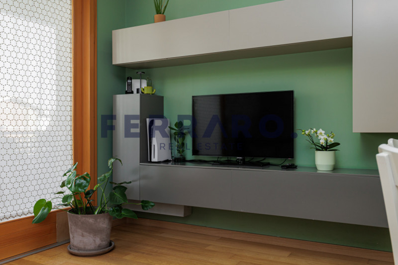 Proponiamo in vendita un recente appartamento trilocale del 2009 situato in zona Ghirada a Trevis...