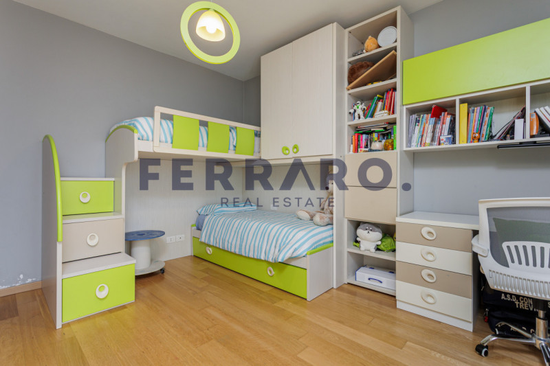 Proponiamo in vendita un recente appartamento trilocale del 2009 situato in zona Ghirada a Trevis...