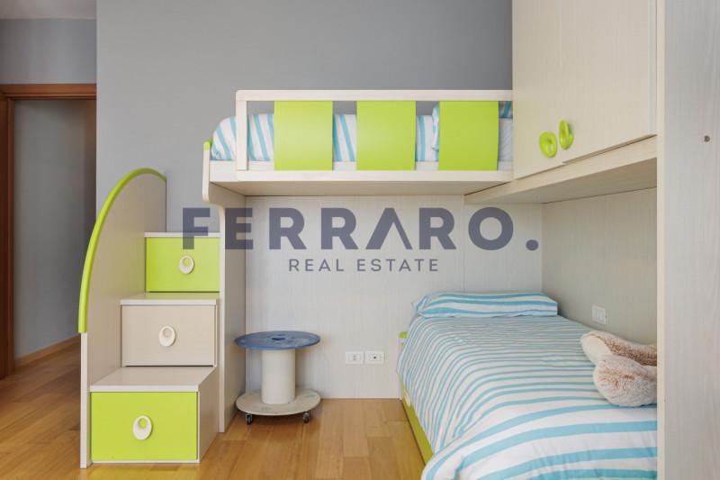 Proponiamo in vendita un recente appartamento trilocale del 2009 situato in zona Ghirada a Trevis...