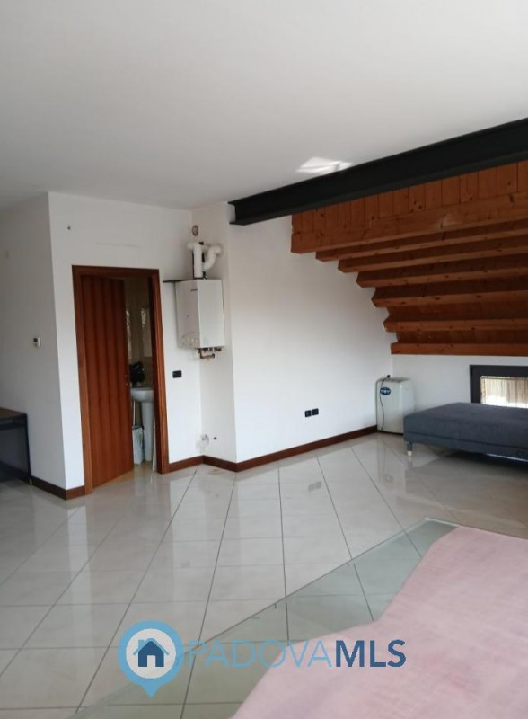 Immobile in esclusiva al Gruppo Padova MLS- Se stai cercando un ufficio moderno, luminoso e strat...