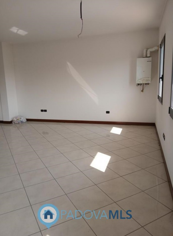 Immobile in esclusiva al Gruppo Padova MLS
Scopri questo recente ufficio situato al primo e ultim...