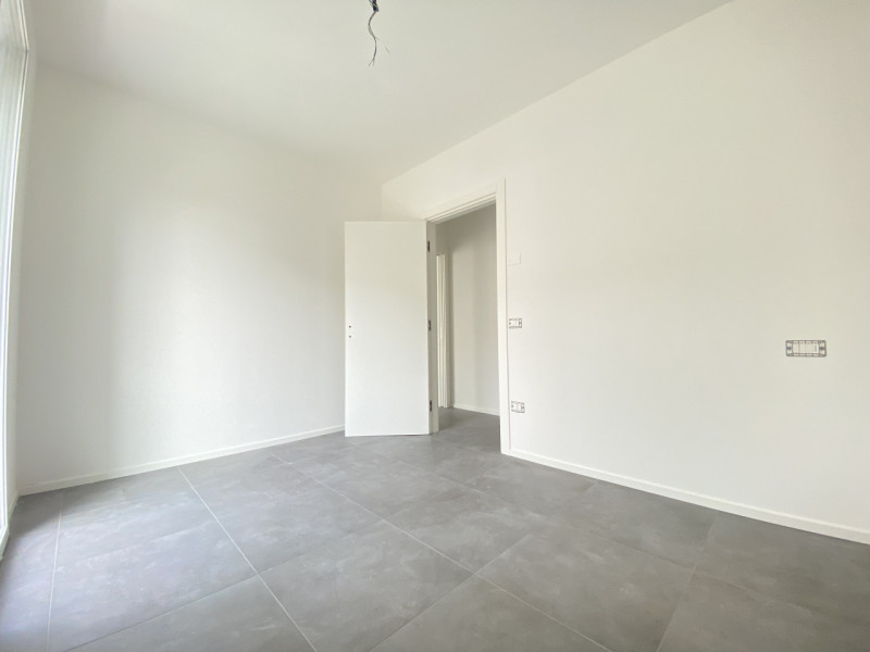 Scopri la tua nuova casa nel cuore di Massanzago, un comune che offre tranquillità e servizi a po...