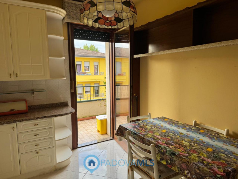 Immobile in esclusiva al Gruppo Padova MLS

In zona Mortise, proponiamo in vendita un luminoso ap...