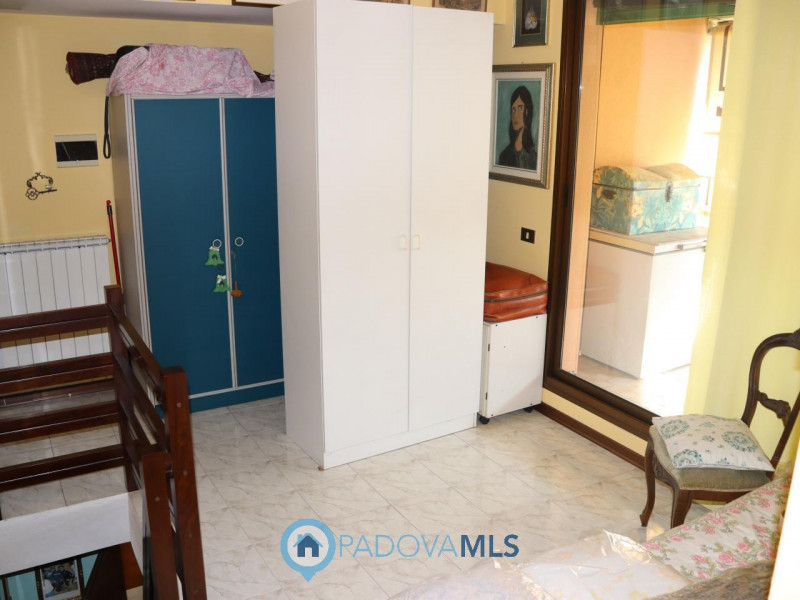 Immobile in esclusiva al Gruppo Padova MLS

In zona Mortise, proponiamo in vendita un luminoso ap...