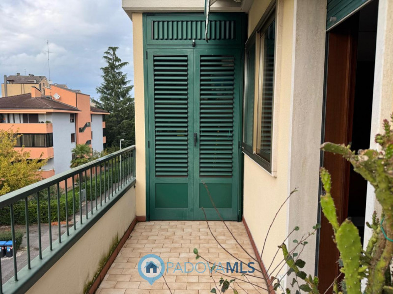 Immobile in esclusiva al Gruppo Padova MLS

In zona Mortise, proponiamo in vendita un luminoso ap...