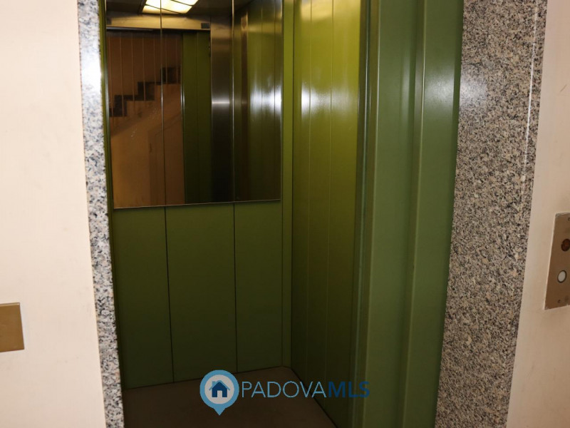 Immobile in esclusiva al Gruppo Padova MLS

In zona Mortise, proponiamo in vendita un luminoso ap...