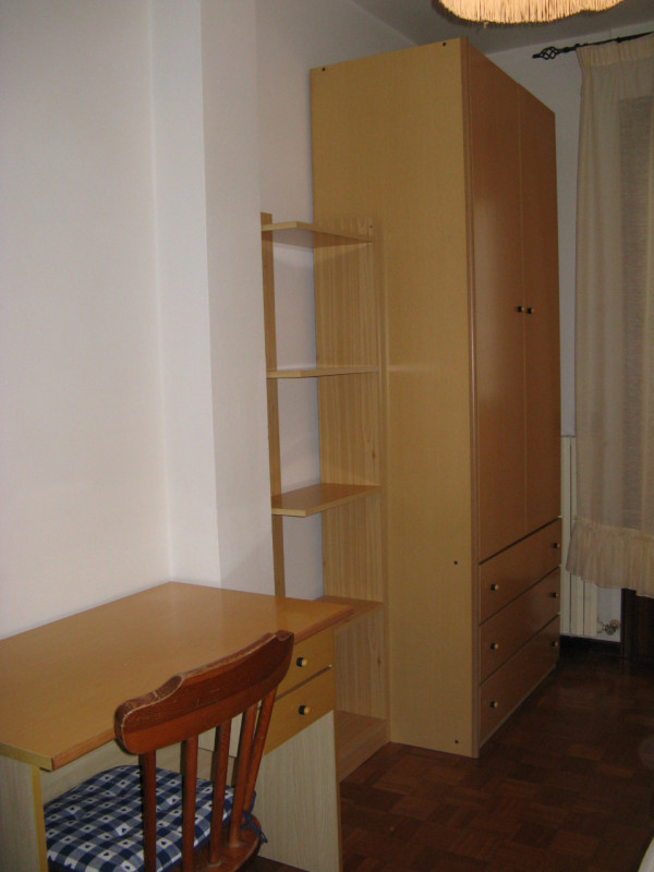 A Due Carrare in loc. Mezzavia proponiamo appartamento al primo piano in condominio di quattro un...