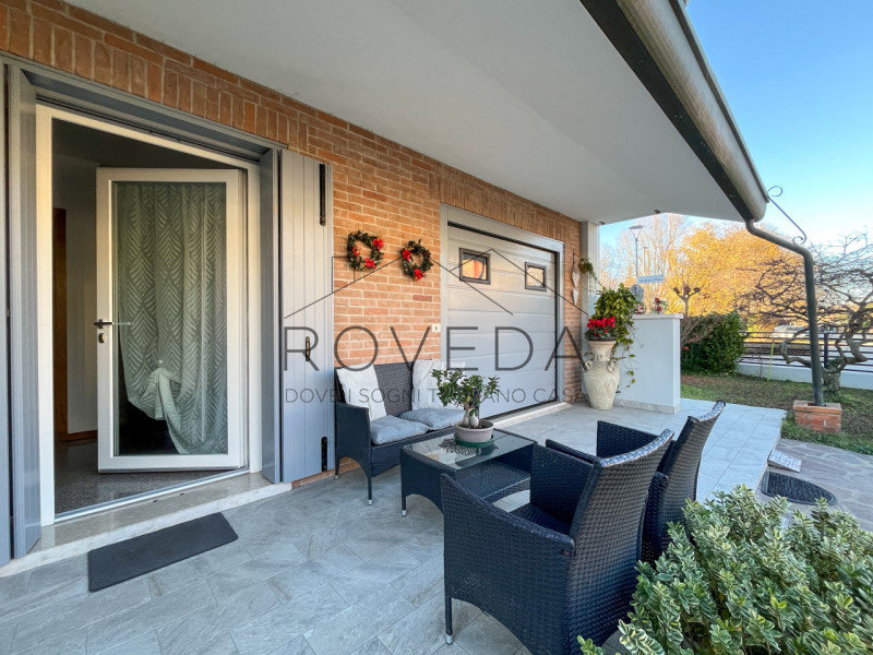 DOSSON DI CASIER 

RIFERIMENTO: CR10

L'agenzia Roveda Immobiliare ha il piacere di presentarvi, ...