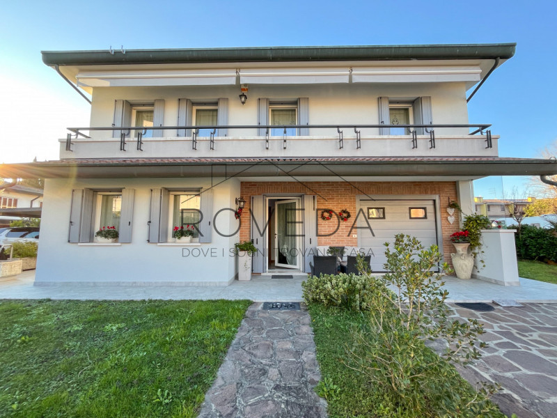 DOSSON DI CASIER 

RIFERIMENTO: CR10

L'agenzia Roveda Immobiliare ha il piacere di presentarvi, ...