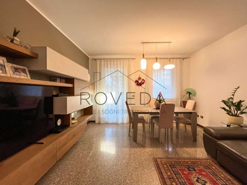 DOSSON DI CASIER 

RIFERIMENTO: CR10

L'agenzia Roveda Immobiliare ha il piacere di presentarvi, ...