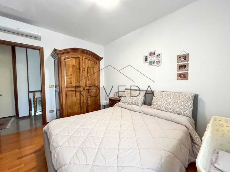 DOSSON DI CASIER 

RIFERIMENTO: CR10

L'agenzia Roveda Immobiliare ha il piacere di presentarvi, ...