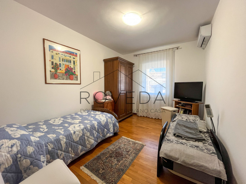 DOSSON DI CASIER 

RIFERIMENTO: CR10

L'agenzia Roveda Immobiliare ha il piacere di presentarvi, ...