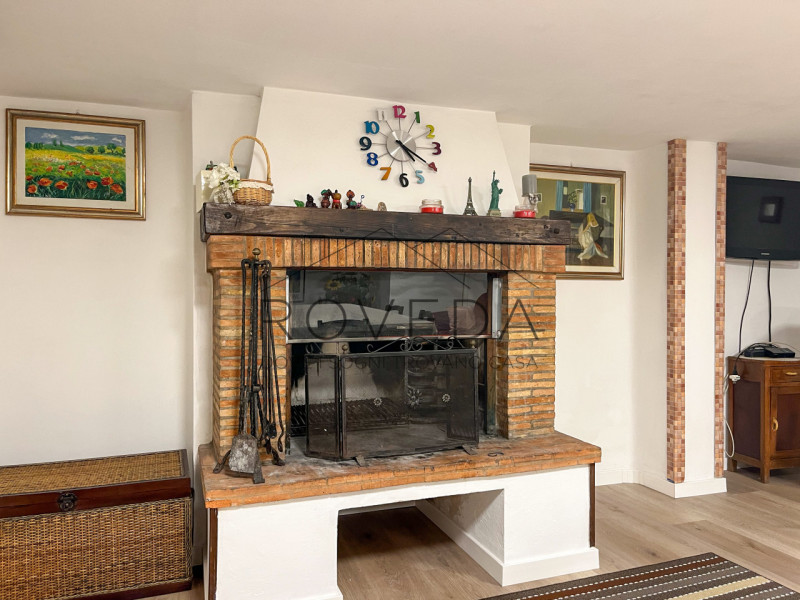 DOSSON DI CASIER 

RIFERIMENTO: CR10

L'agenzia Roveda Immobiliare ha il piacere di presentarvi, ...