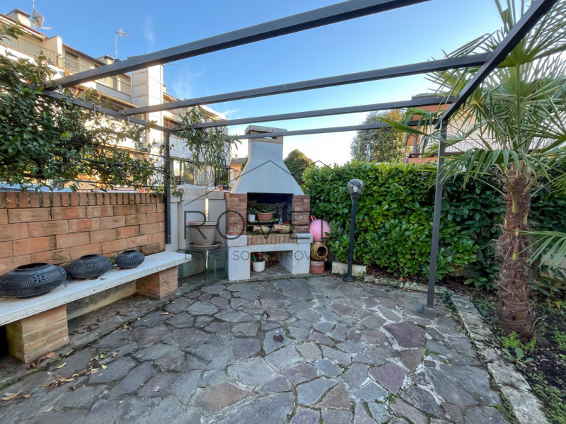 DOSSON DI CASIER 

RIFERIMENTO: CR10

L'agenzia Roveda Immobiliare ha il piacere di presentarvi, ...