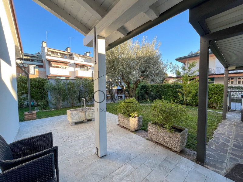 DOSSON DI CASIER 

RIFERIMENTO: CR10

L'agenzia Roveda Immobiliare ha il piacere di presentarvi, ...