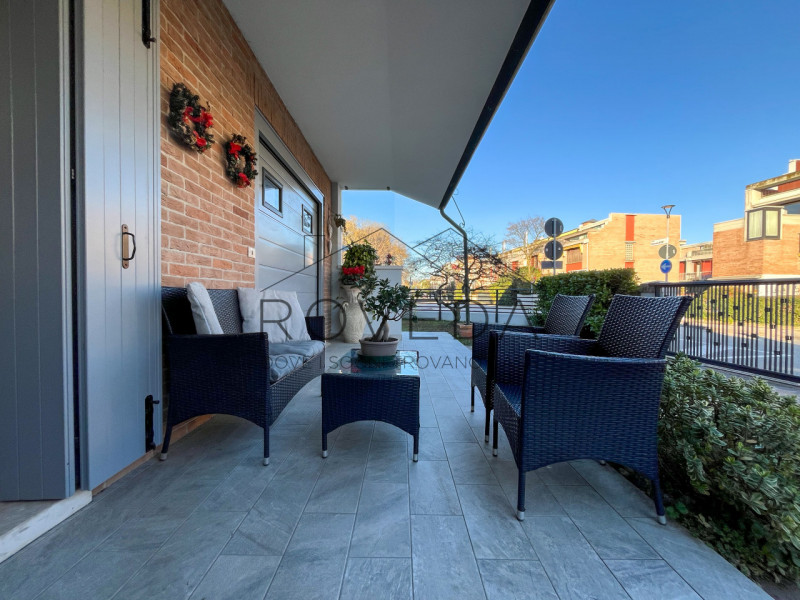 DOSSON DI CASIER 

RIFERIMENTO: CR10

L'agenzia Roveda Immobiliare ha il piacere di presentarvi, ...